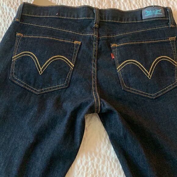 LEVIS, cropped skinny, NWT, size 11,. 30 waist, great style - Picture 5 of 14
